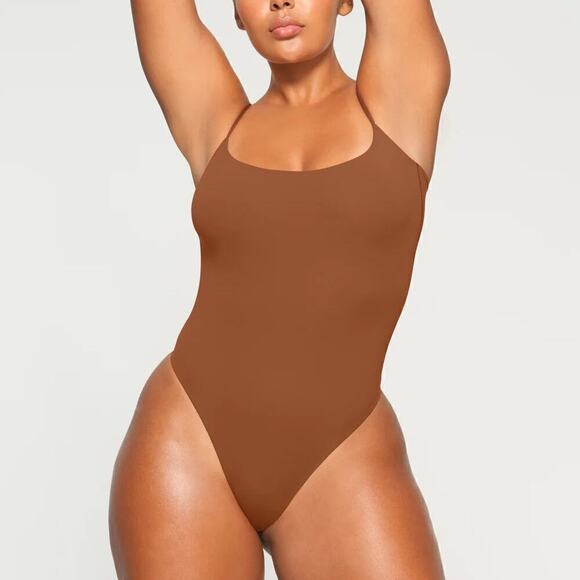SKIMS Fits Everybody Cami Bodysuit Scoop Neck in Sienna Brown Size 4XL - Picture 1 of 9